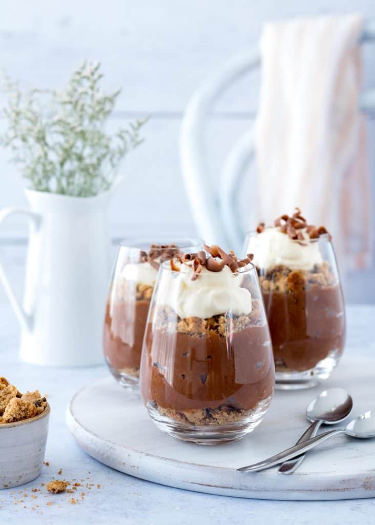 Chocolate-Mousse-with-Cookies-
