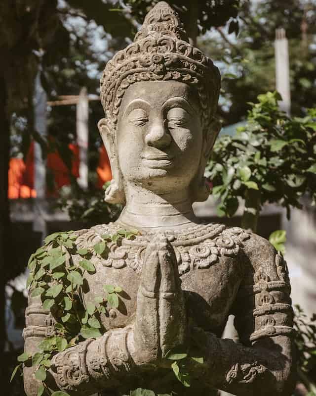 Thai meditation statue