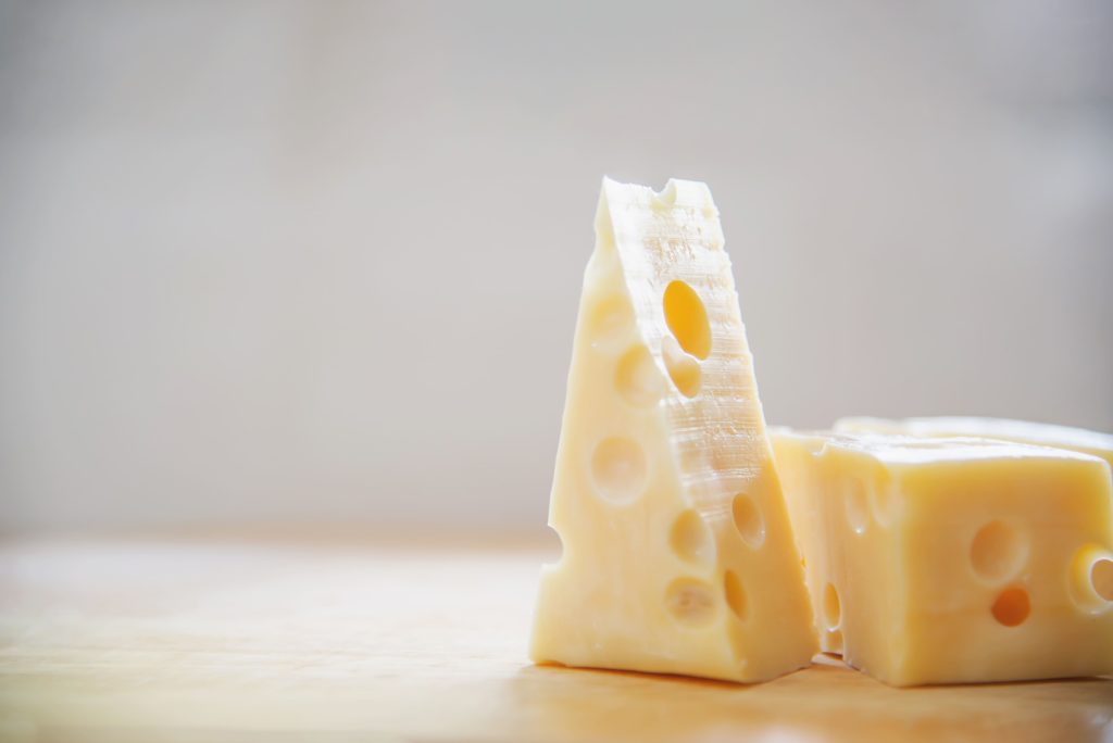 Chromium in cheese